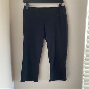 Nike Women's Legend Dri Fit Capri Leggings